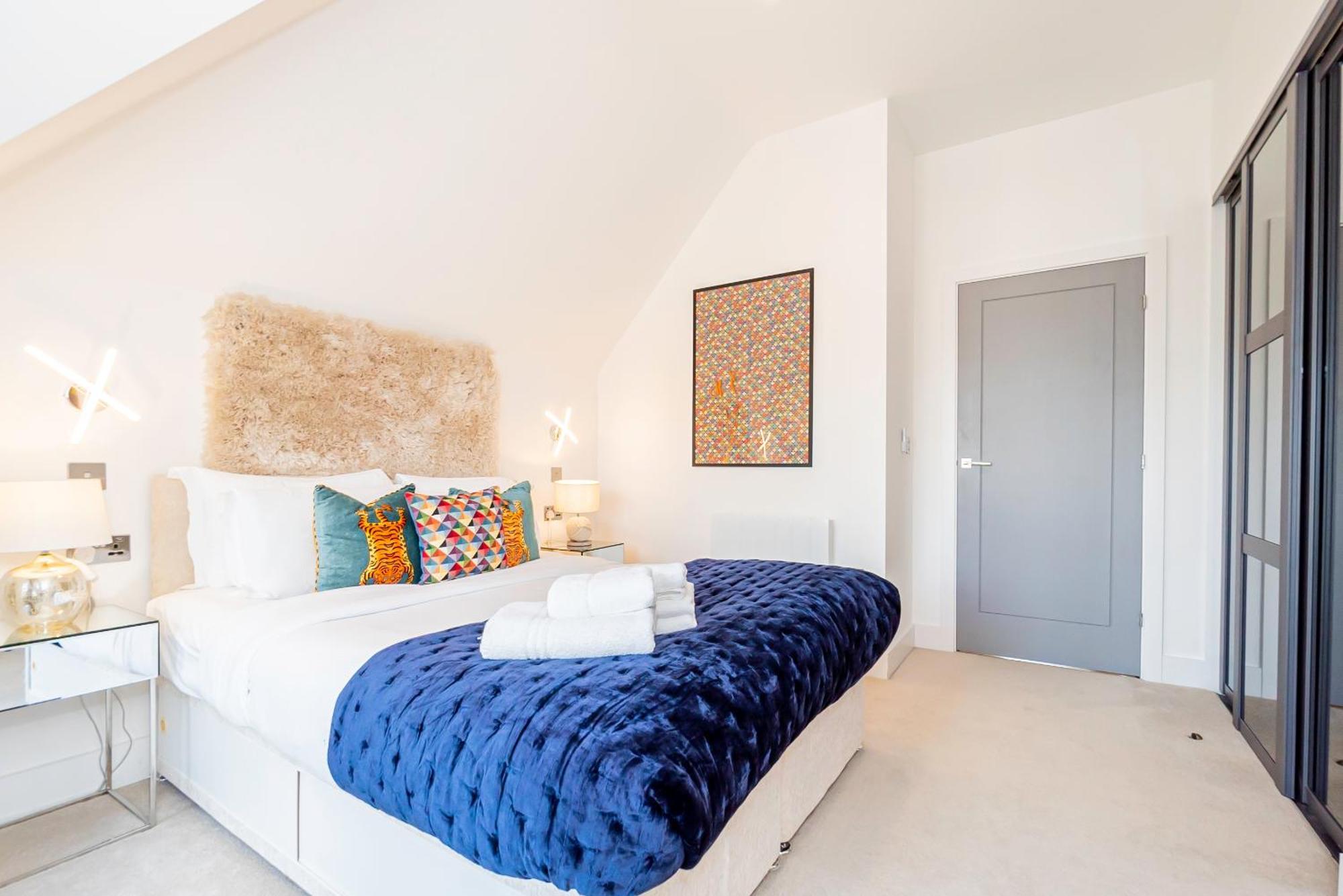 Lägenhet Superb Floor 1-bedroom Flat With Charming Two Balconies *