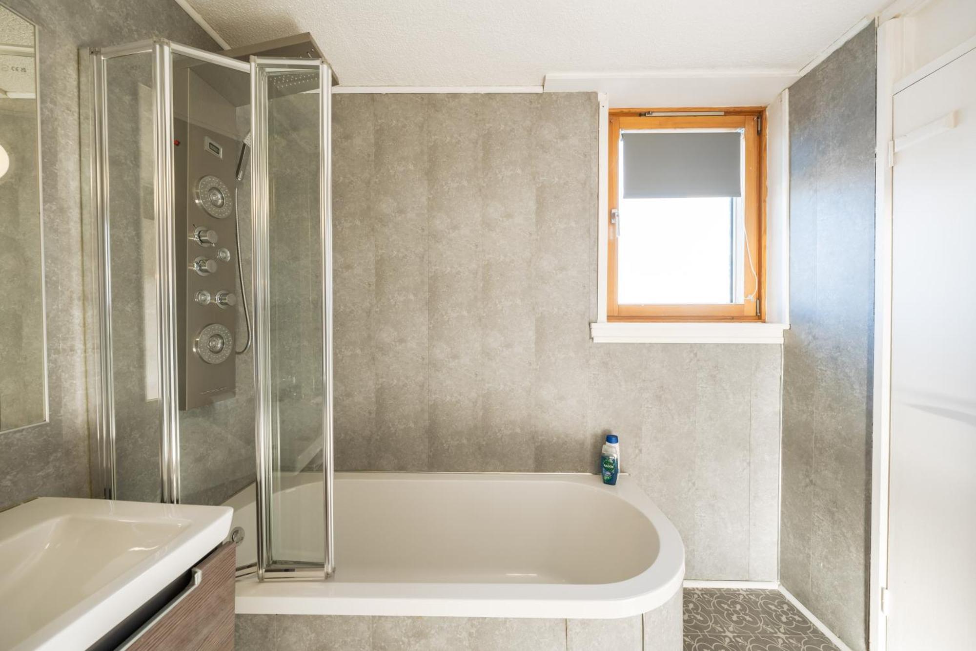 3 Bed Luxury In Chelsea, 2 King Size Bed, 1 Double Bed, Ideal For Families Lägenhet London