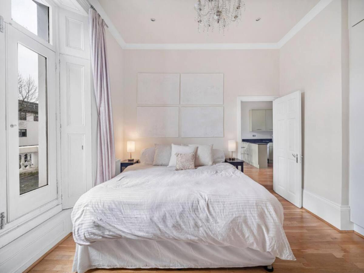 Chic & Cosy Flat With Terrace, 5-min Walk To Pimlico Tube, Pet-friendly Appartement Londen