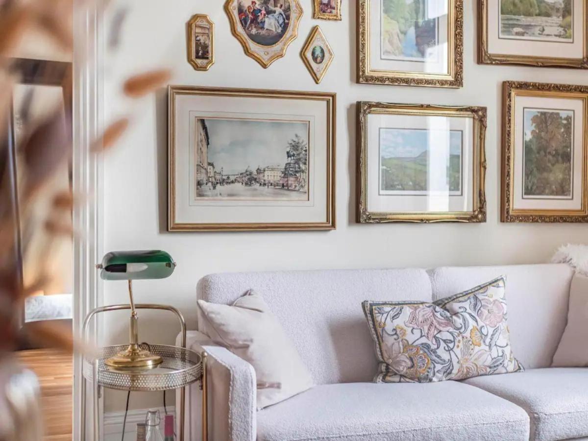 Chic & Cosy Flat With Terrace, 5-min Walk To Pimlico Tube, Pet-friendly