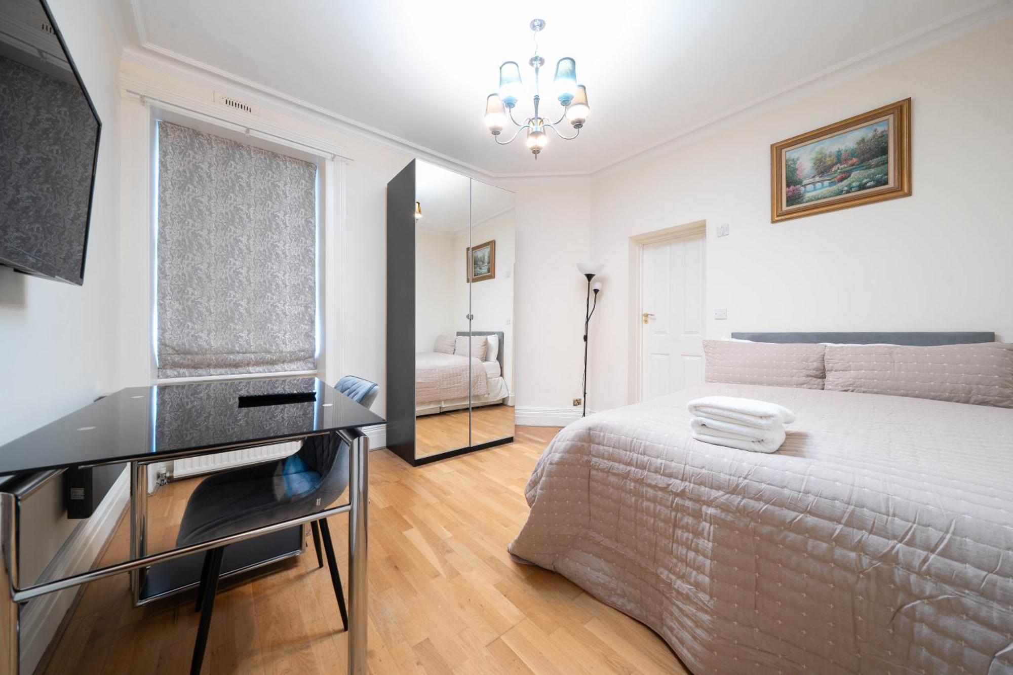 Apartment Hyde Park Serviced London
