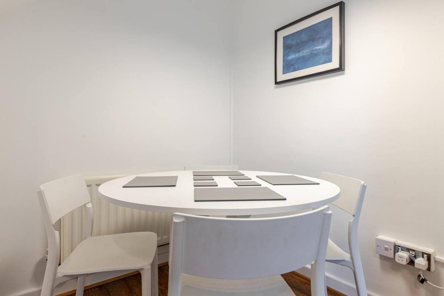 Charming 2-bed Garden Flat Appartamento Londra