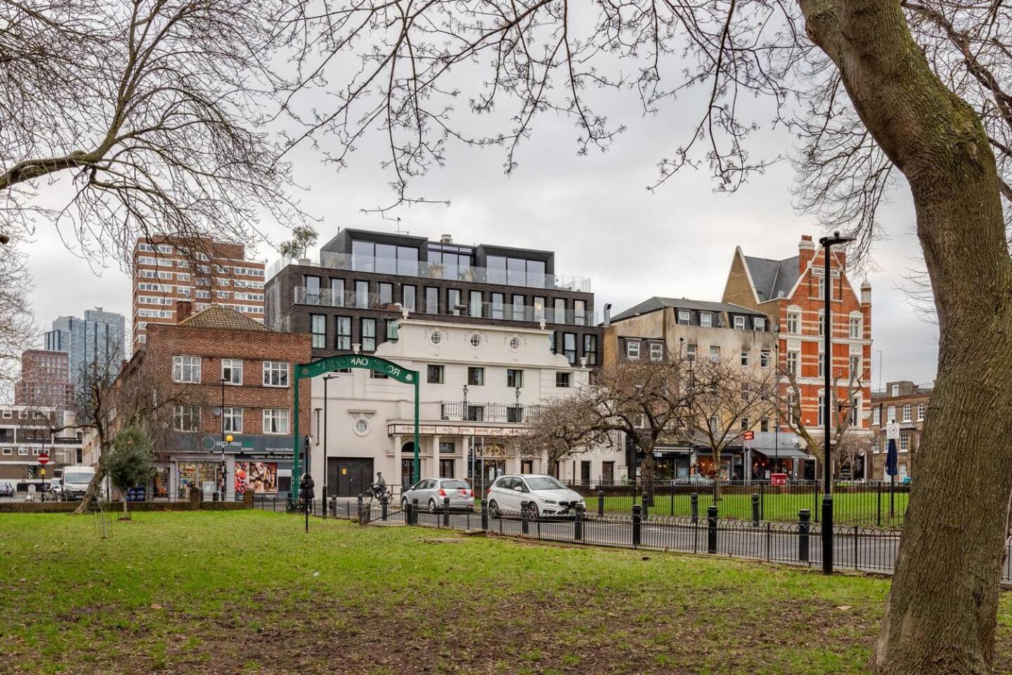Charming 2-bed Garden Flat Londra