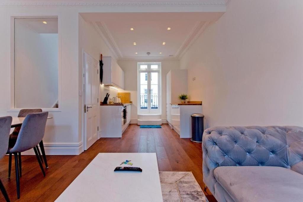 Charming Beau 2-bed Haven Near Harrods Apartment