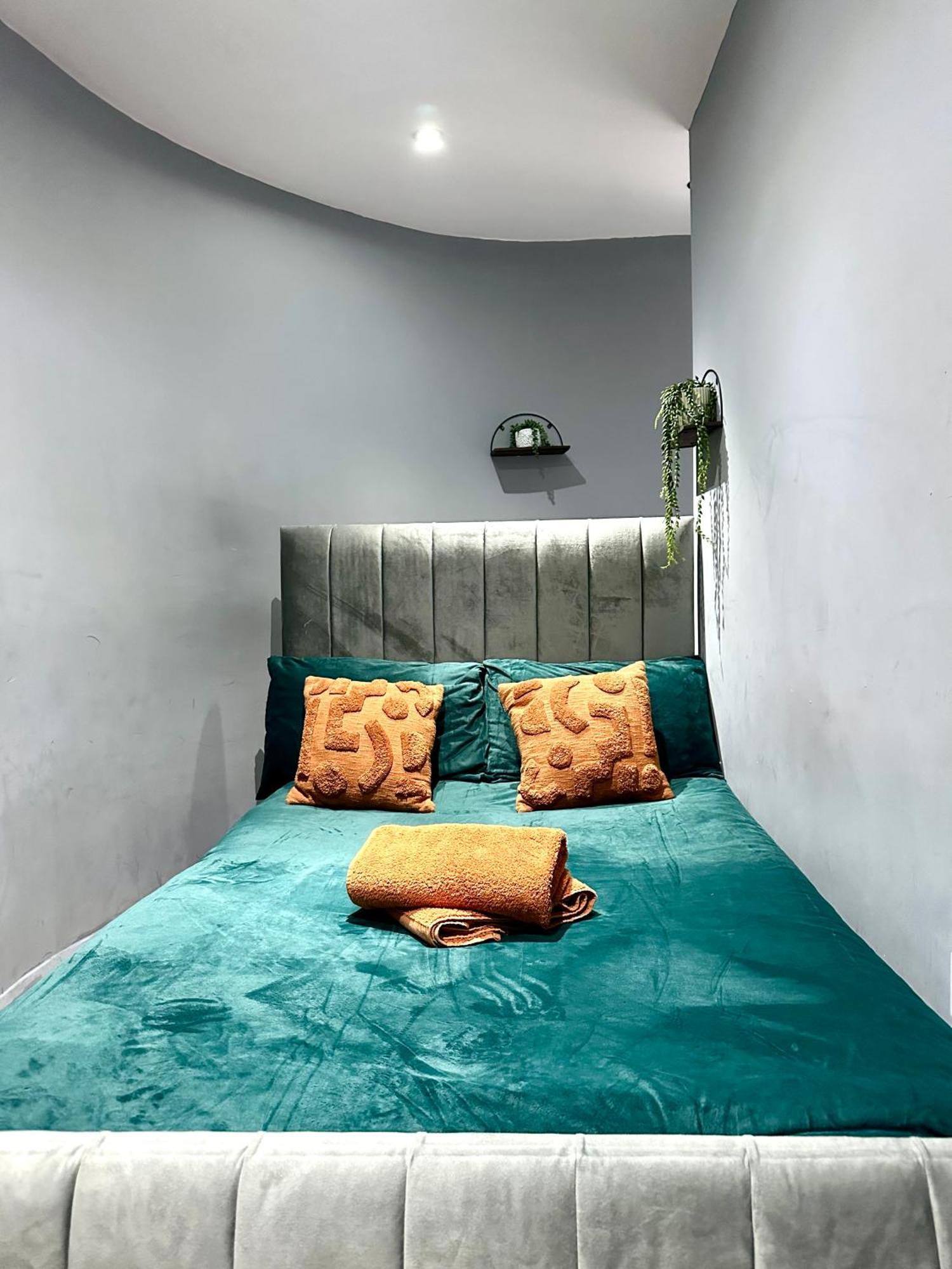 Spacious 3 Bedroom Flat In Kings Cross, St 159 * London