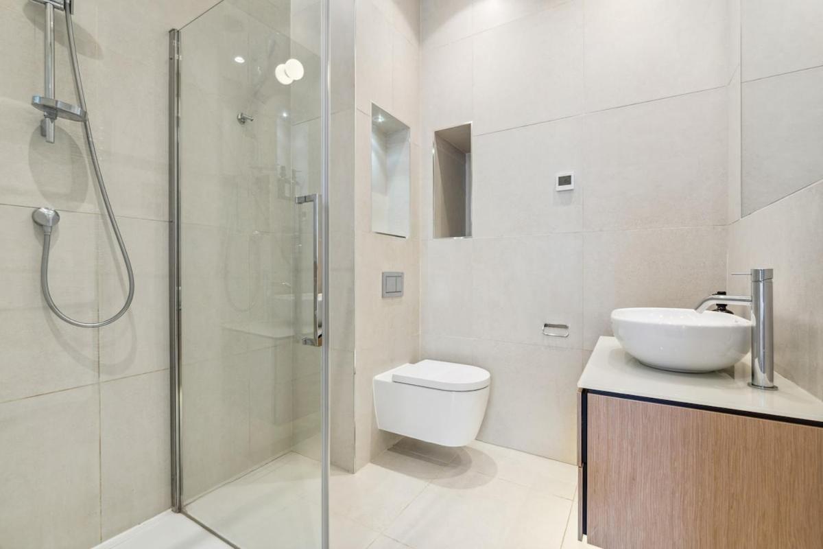 Elegant In St Pauls With Modern Comforts * Londres
