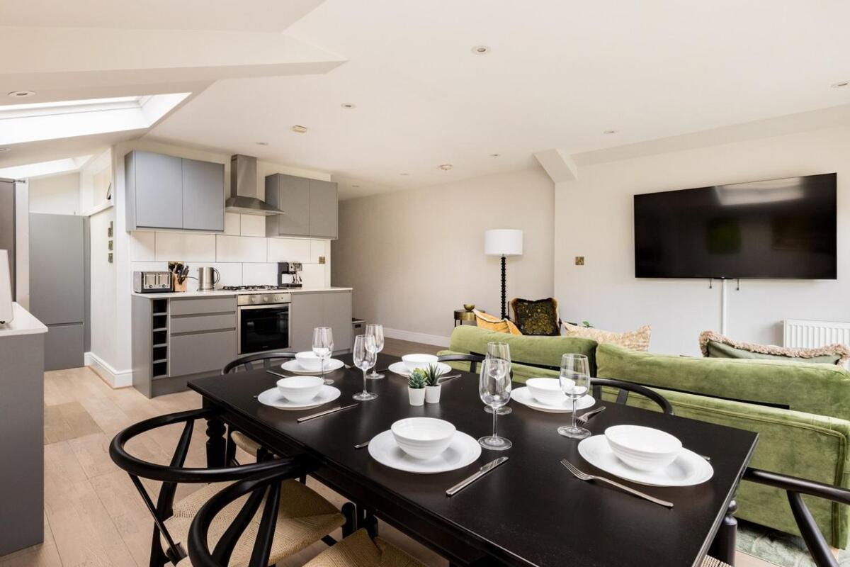 Holiday home Bright, Spotless Fulham With Private Garden London