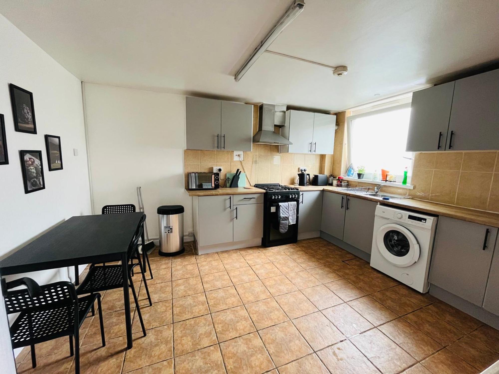 2 - Private Double In 4 Bed Flat Rum i privatbostad
