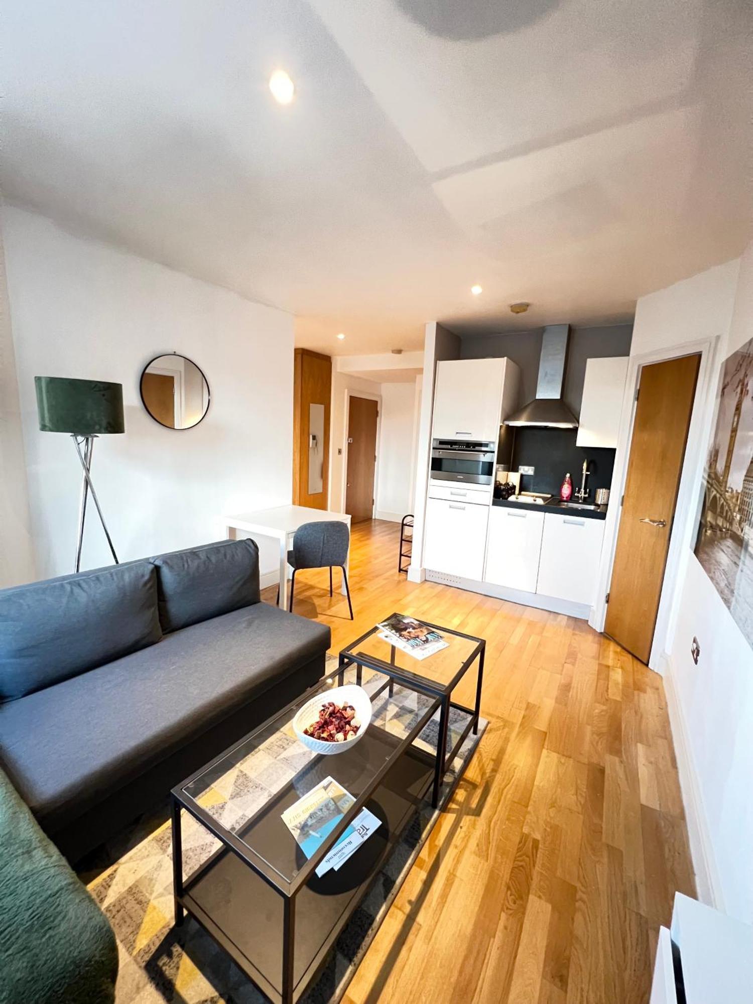 Stylish Flat In Heart Of Clapham * Londen