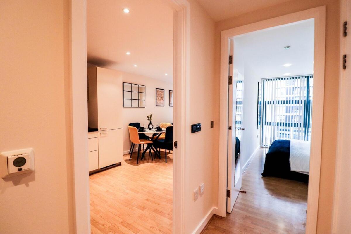 Stunning Canary Wharf Flat-5 Mins From Tube Station Lejlighed