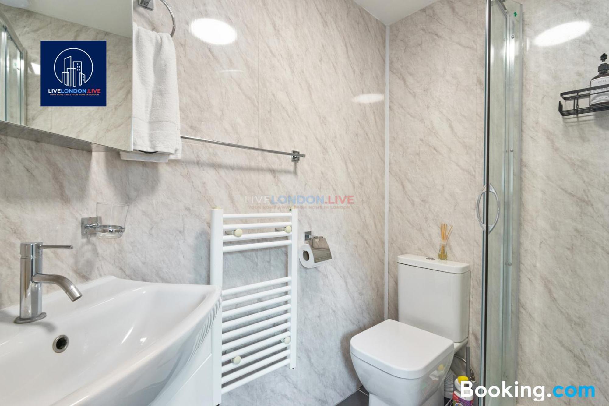 Lejlighed Last-minute Reserve L Sleeps Up To 4 Guests L One-bedroom With King Bed And High Ceilings Near Camden By Live Short Lets & Serviced *