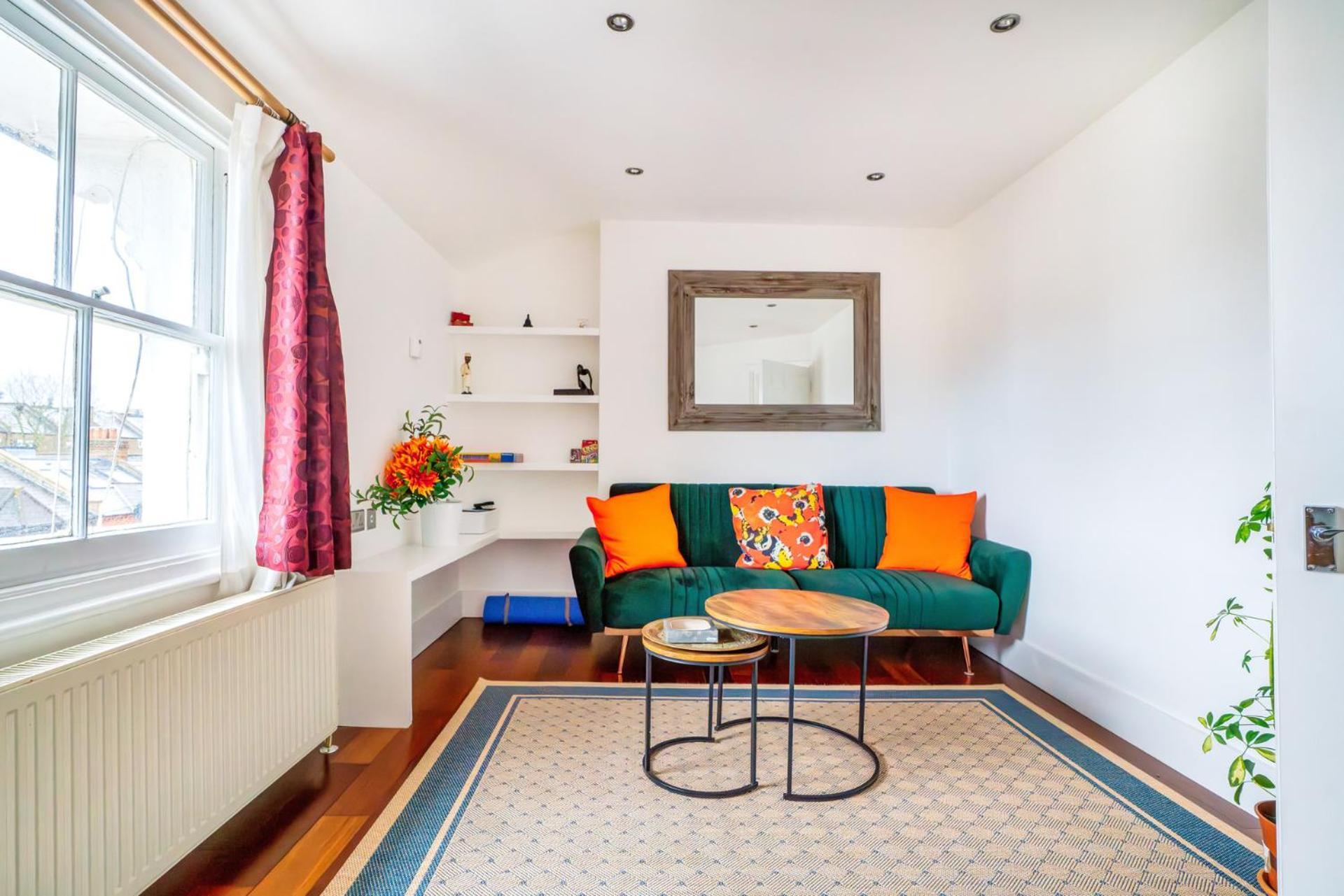 Cozy 1-bedroom Flat In Prime Location Lejlighed *