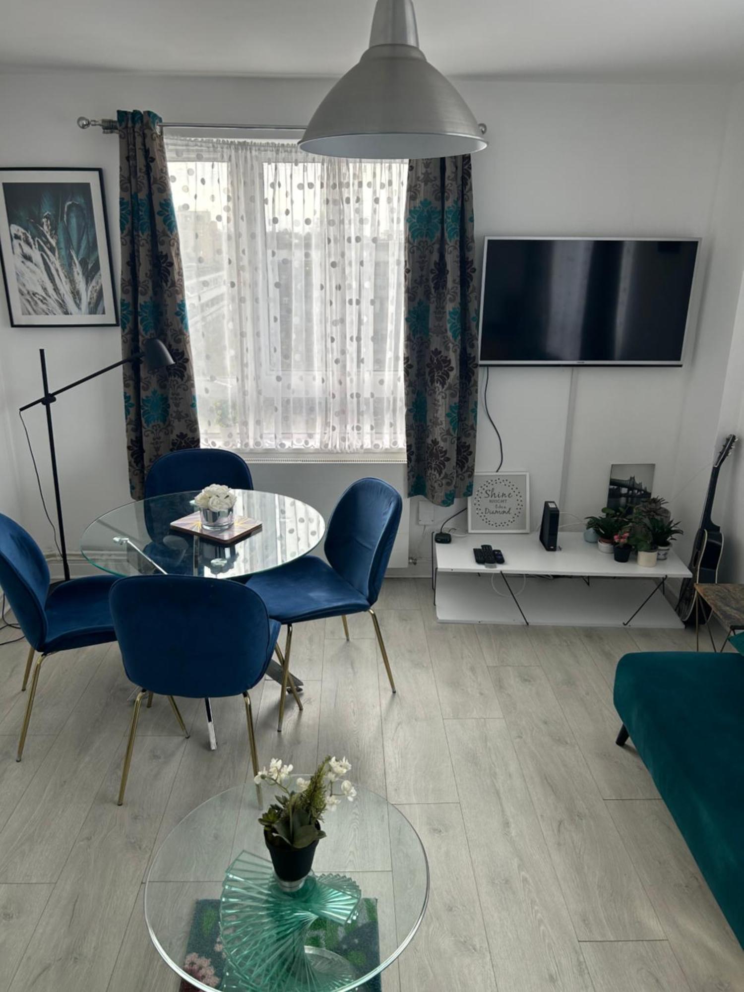 Cosy 2-bedroom Flat In Finsbury Park, Modern, Convenient & Close To London! Apartment London