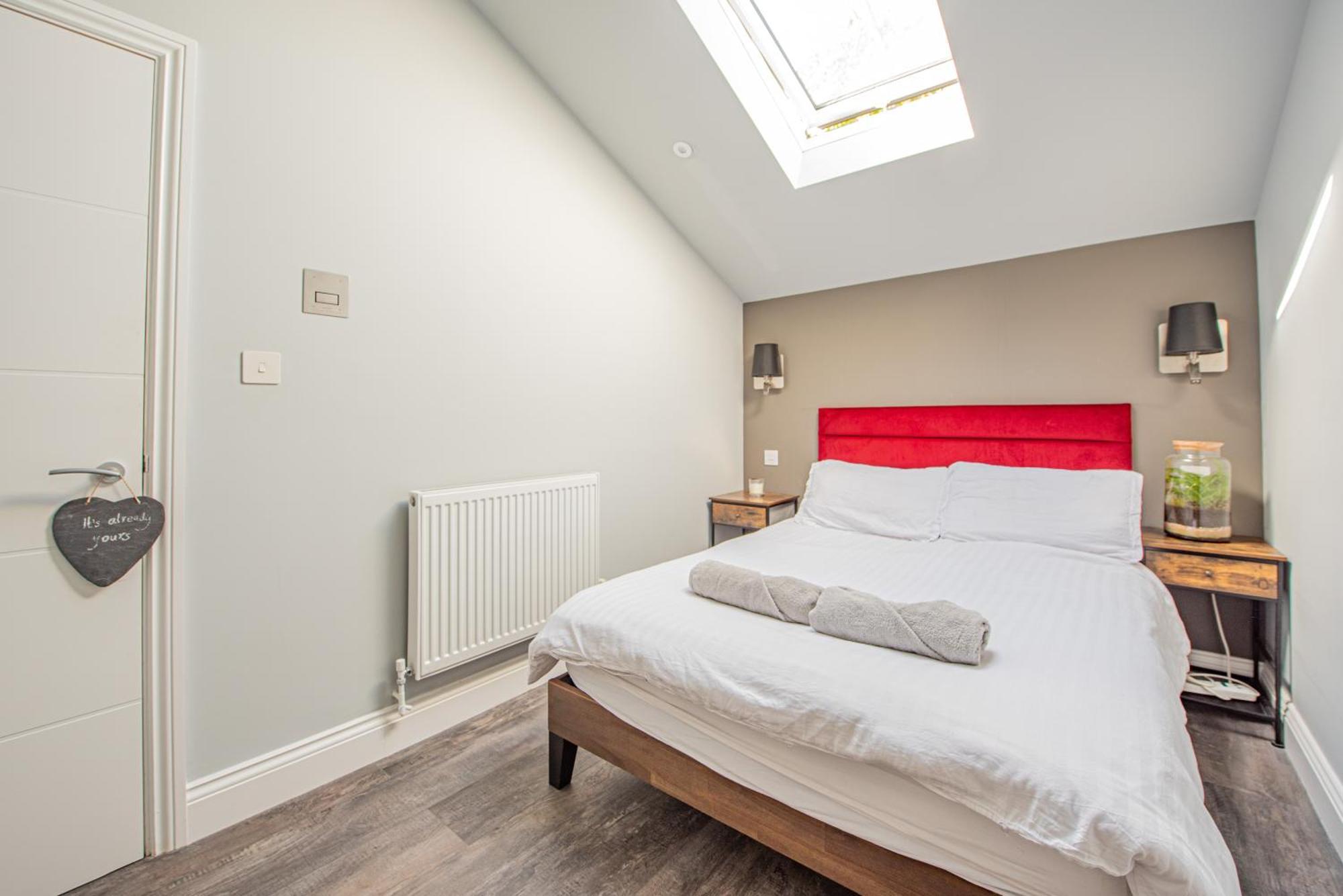 Peaceful 2-bed Flat In Apartment *