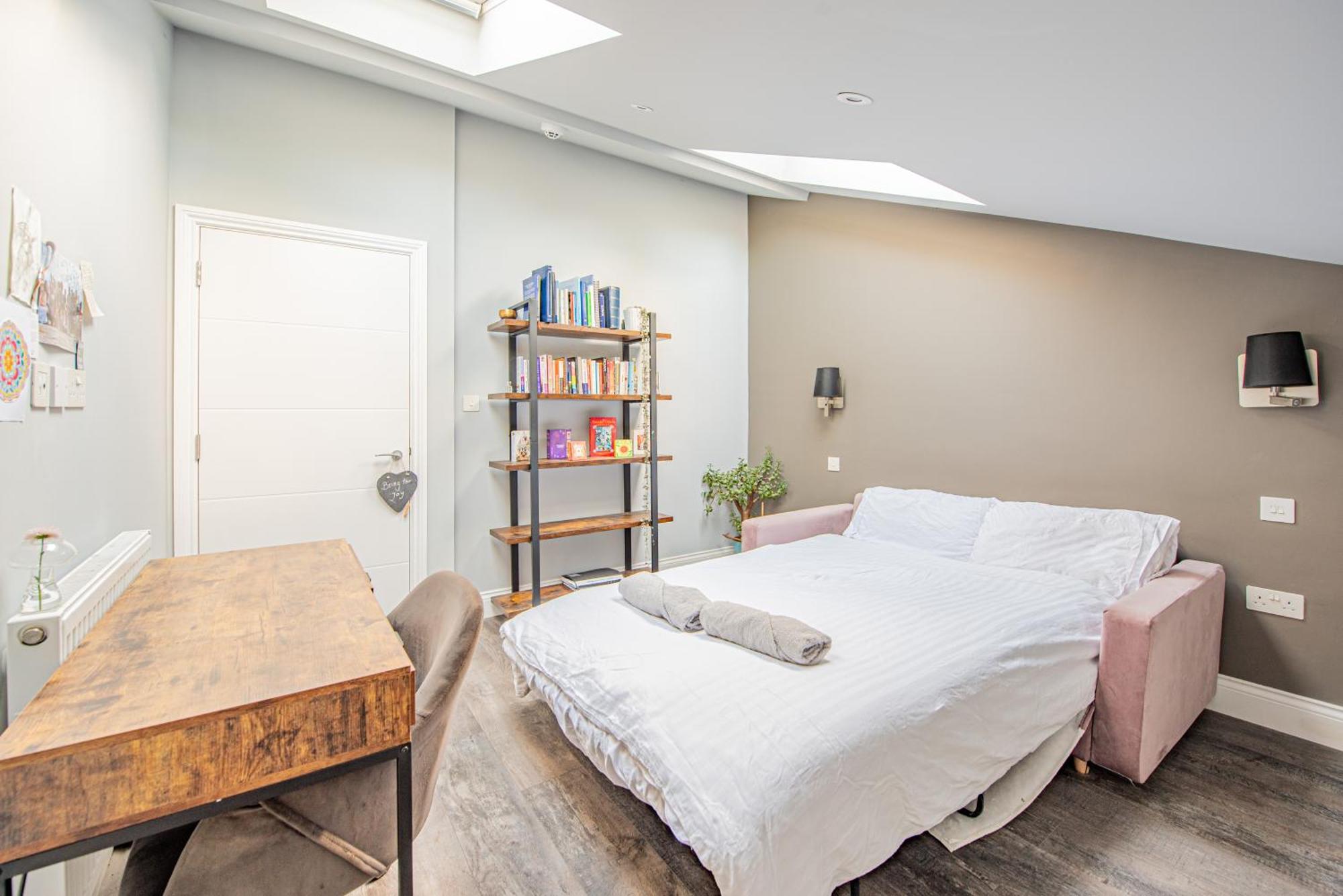 Peaceful 2-bed Flat In * London