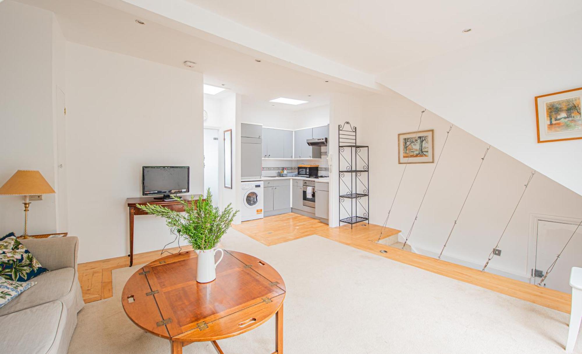 Stylish Flat Near Kensington With Spacious Balcony Londen