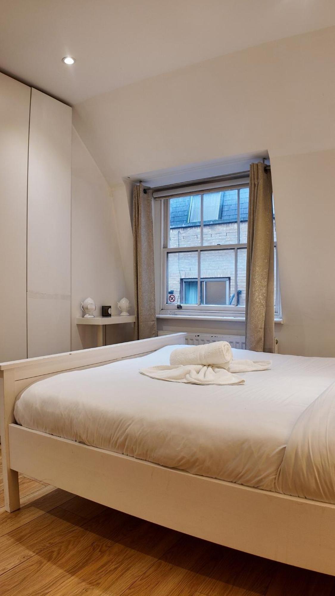 Appartement 3 Bhk Haymarket Leicester Square Soho Hy04 Londen