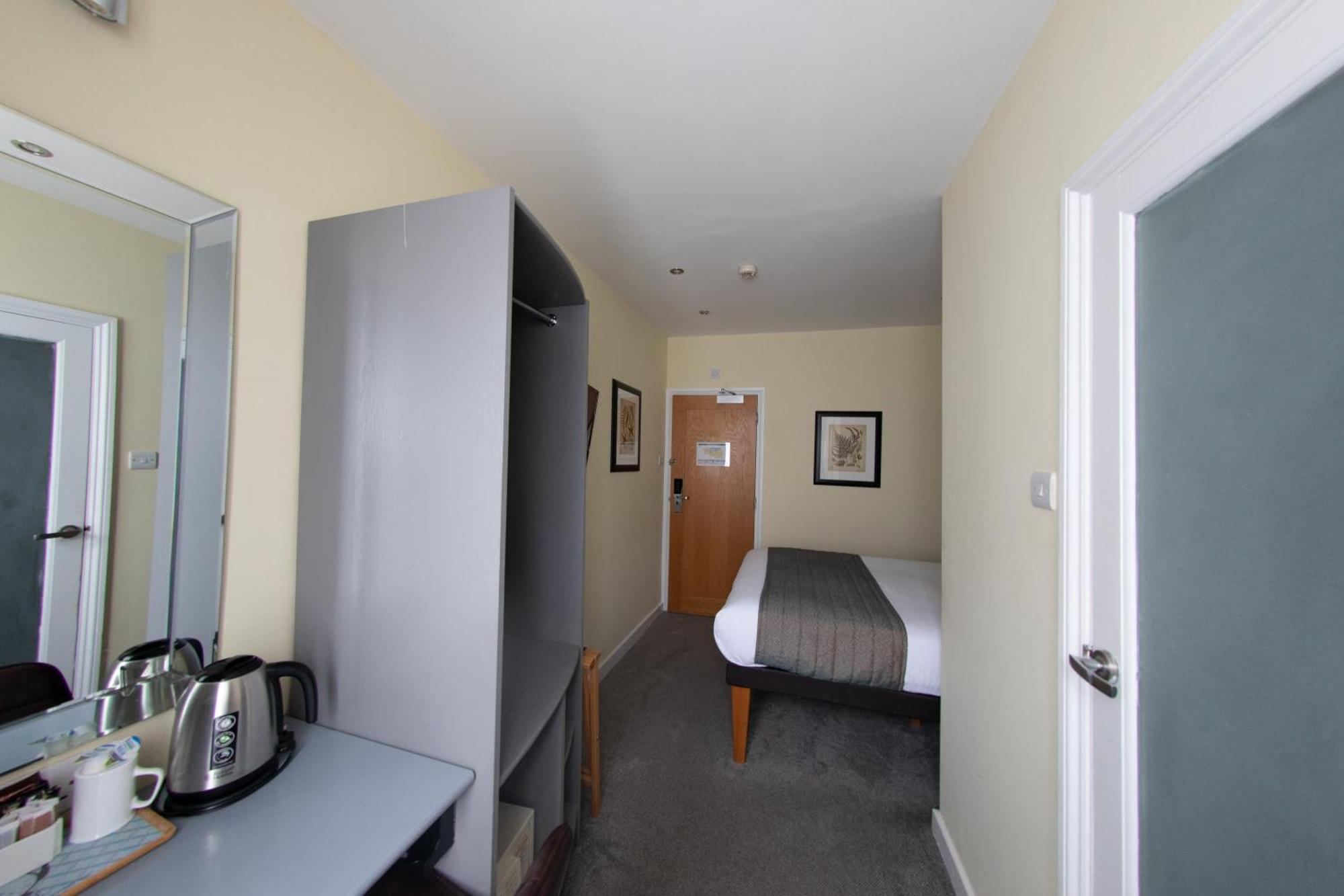 Hotel Duke Of Leinster London