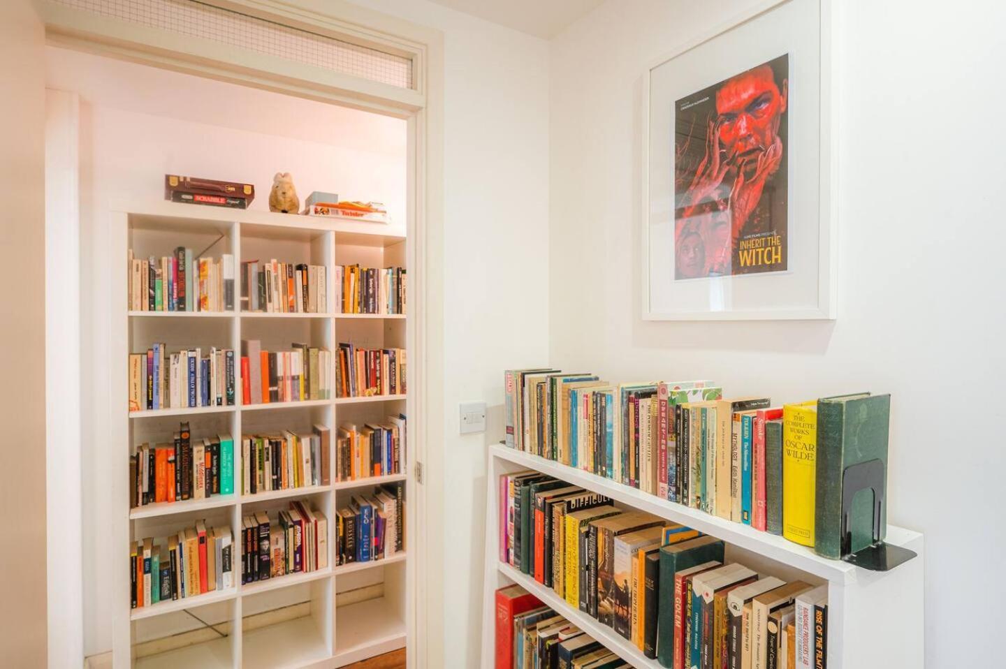 Pass The Keys Modern 2-bed With Private Balcony, Near Dalston Junction Station - Ideal Urban Retreat! Appartement Londen