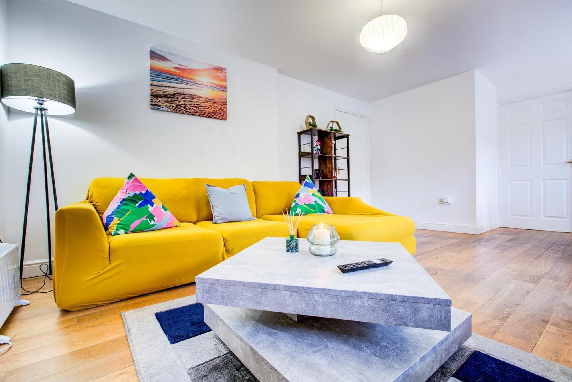 Lägenhet Spacious 2-bed Family With Pets Welcome