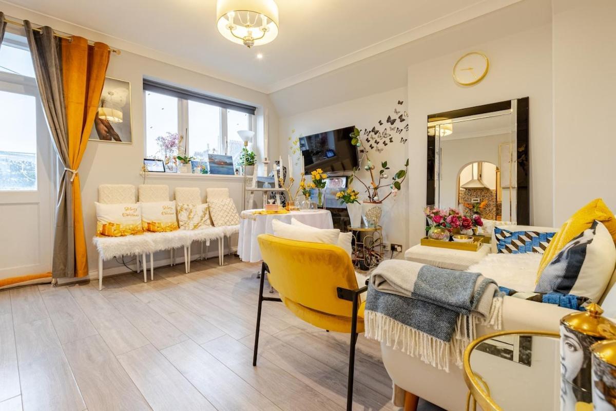 The Whole Flat With Terrace 1 Min To Earls Court Station For 3 Guests Lägenhet *
