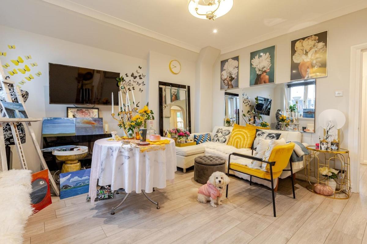 Lägenhet The Whole Flat With Terrace 1 Min To Earls Court Station For 3 Guests London