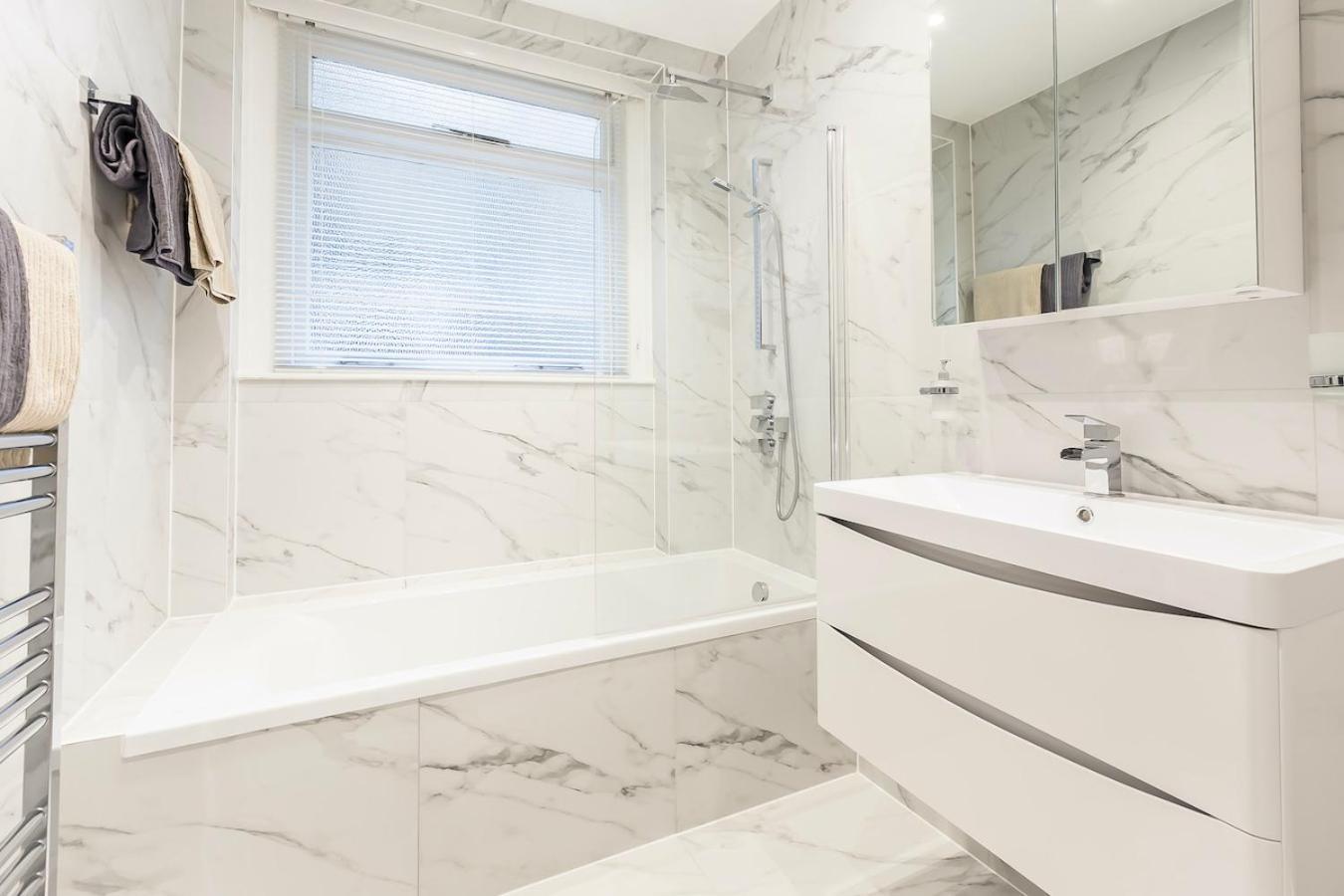 Beautuful 2 Bed In Appartement *