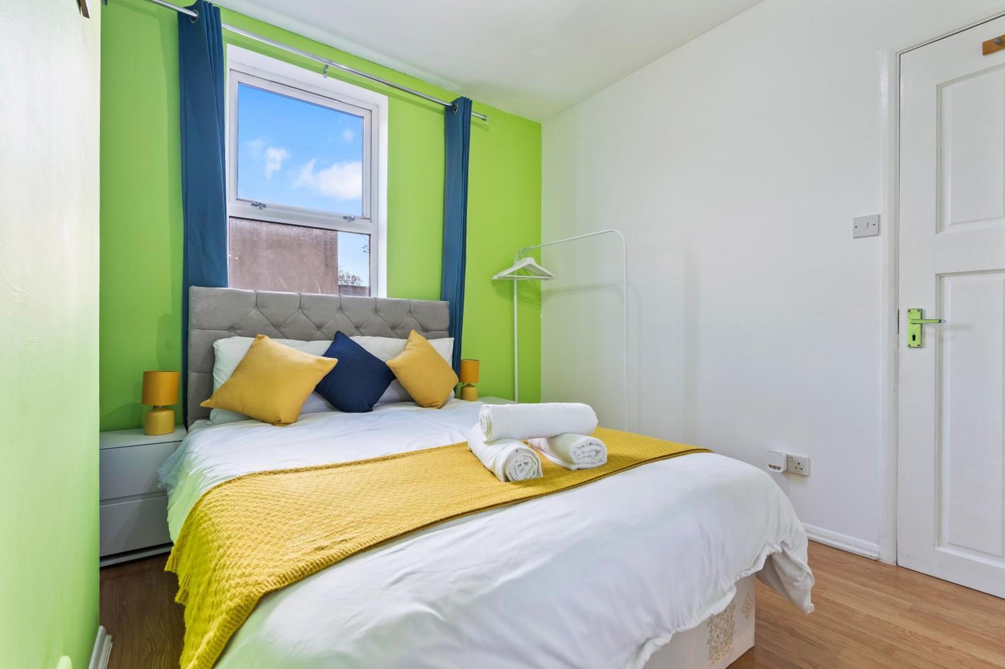Ferienhaus Impeccable 4-bed House In Brixton *