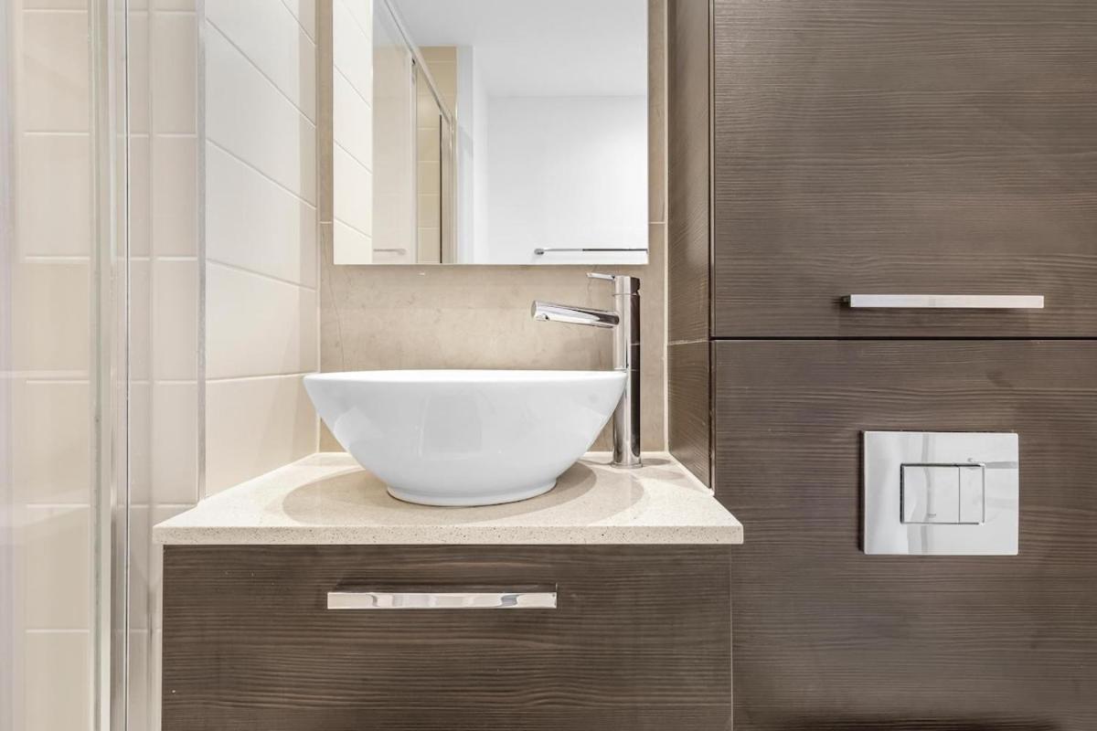 Station 1 Minute, Gym , Smart Tv , 1 Min To Westfield Centre Appartamento *