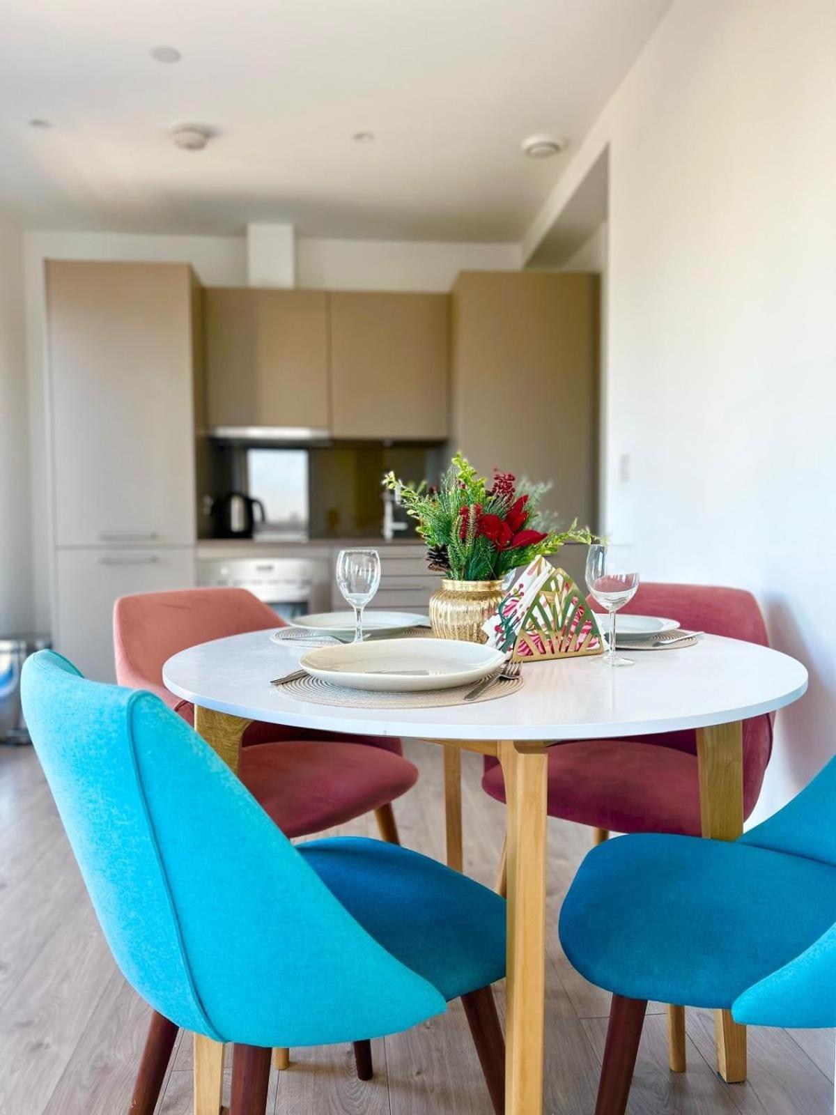 Appartamento Station 1 Minute, Gym , Smart Tv , 1 Min To Westfield Centre *