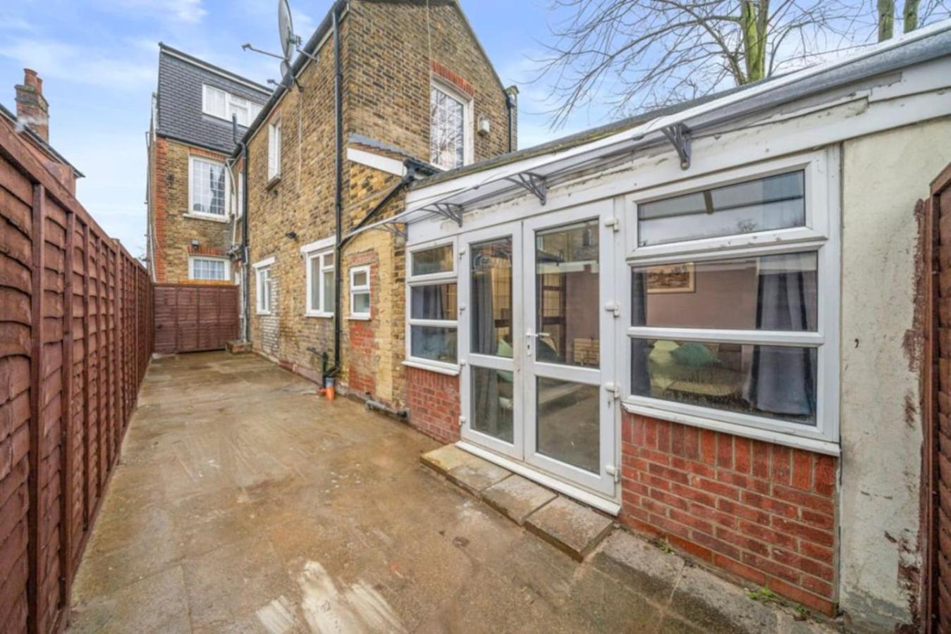Spacious One Bedroom Flat Free Parking Apartment