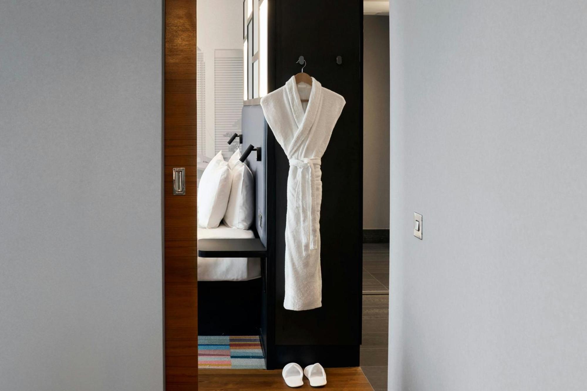 Aloft Excel 4*