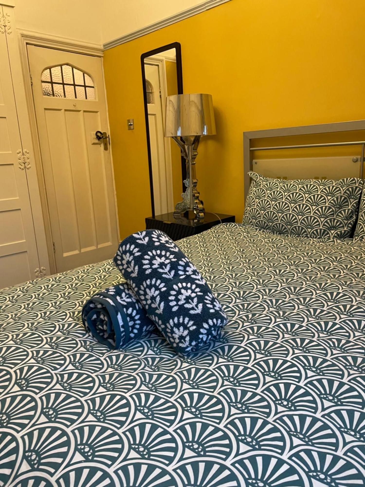 Stylish And Comfortable Double Bedroom In Mayfair Lägenhet *