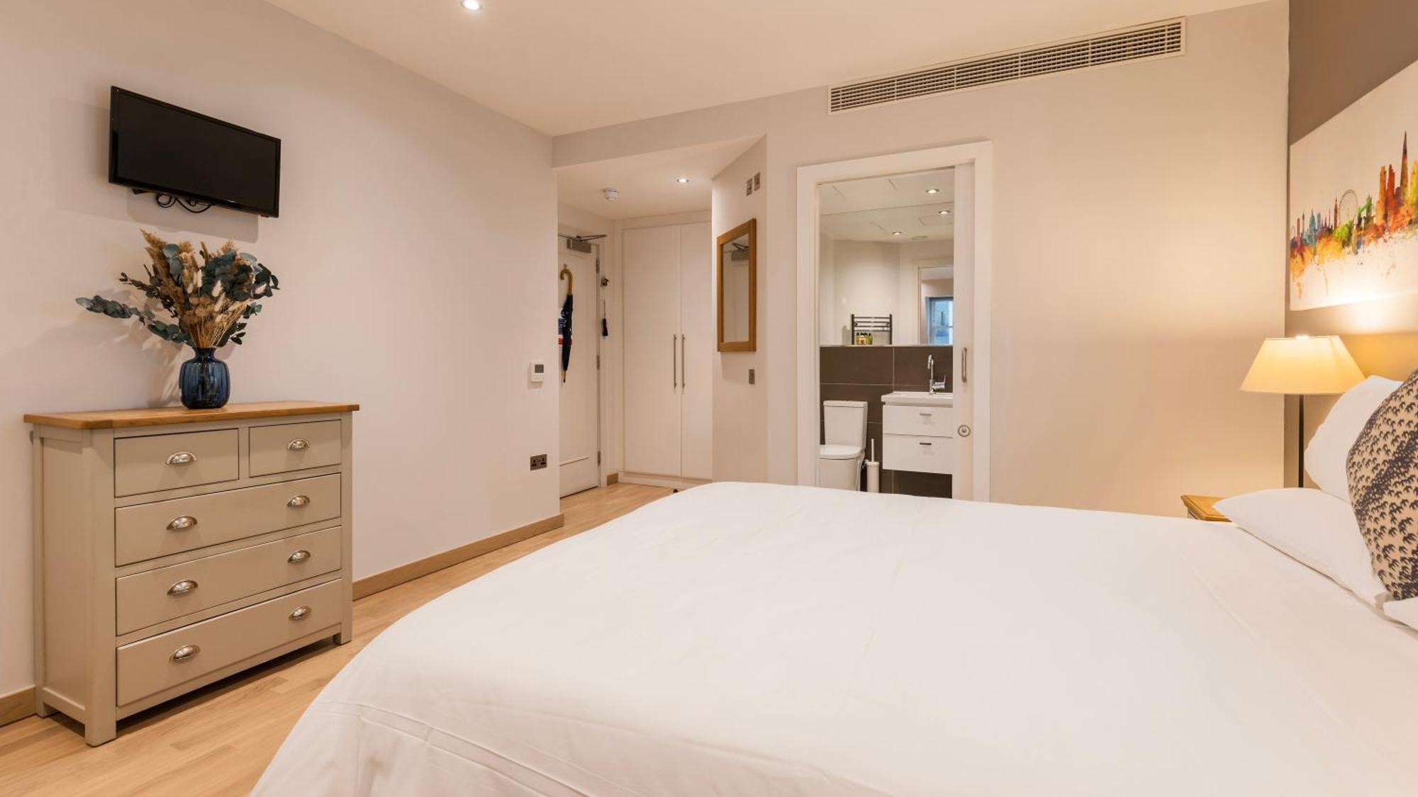 Bank Serviced By Lovelystay Lejlighedshotel