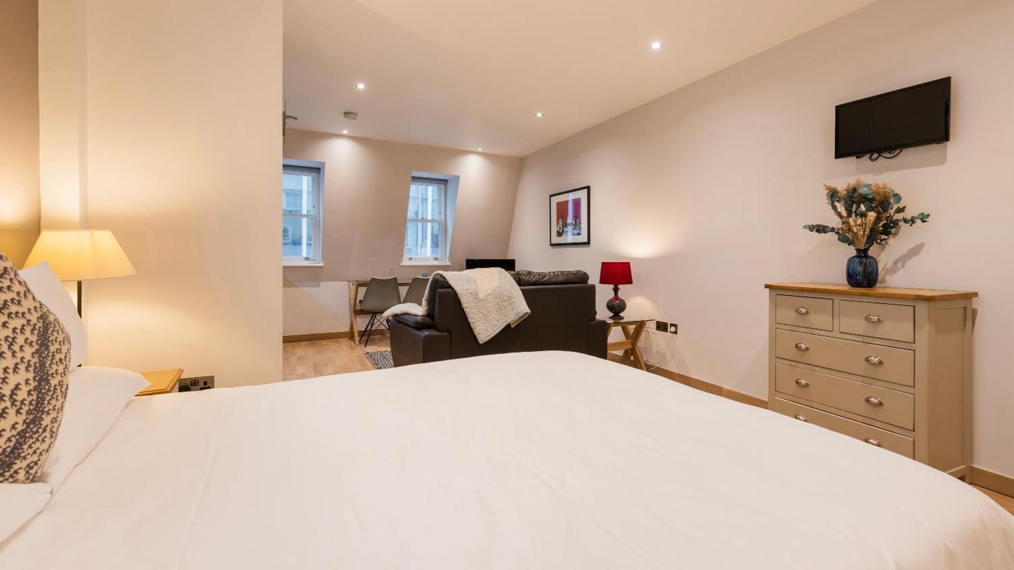 Bank Serviced By Lovelystay Lejlighedshotel *
