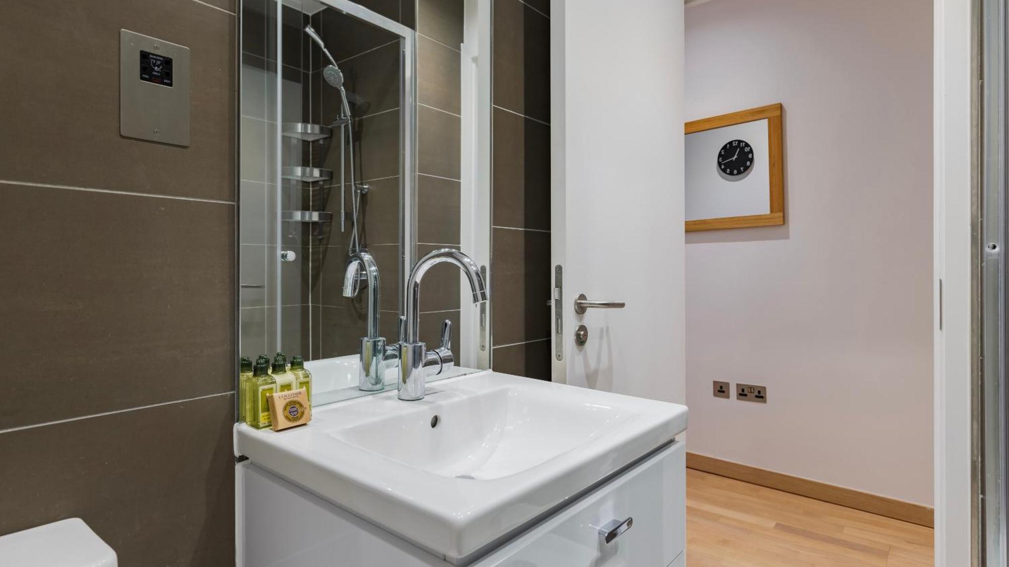Bank Serviced By Lovelystay Lejlighedshotel London