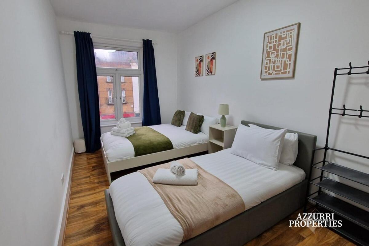 Two Bed Flat - 6 Minutes To Canning Town Station Appartamento