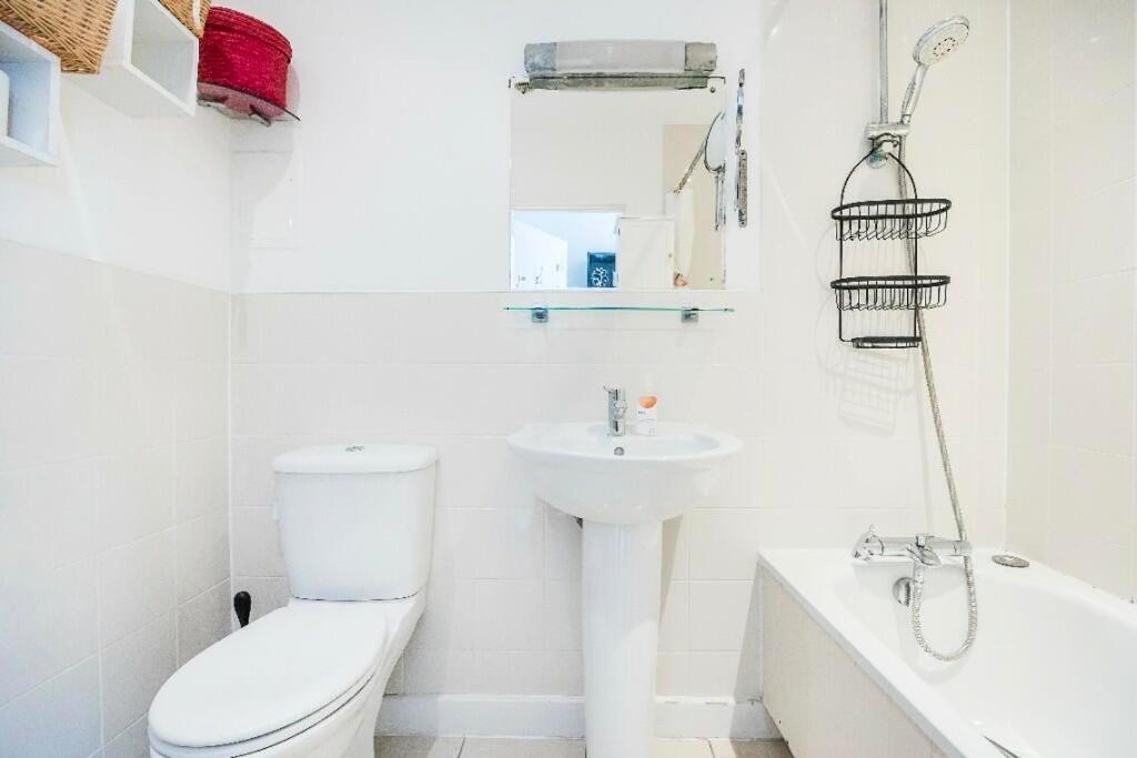 Apartment Modern Central Flat With A View, 2 Bett - O2, Excel, Perfect For Corporates, Contractors *