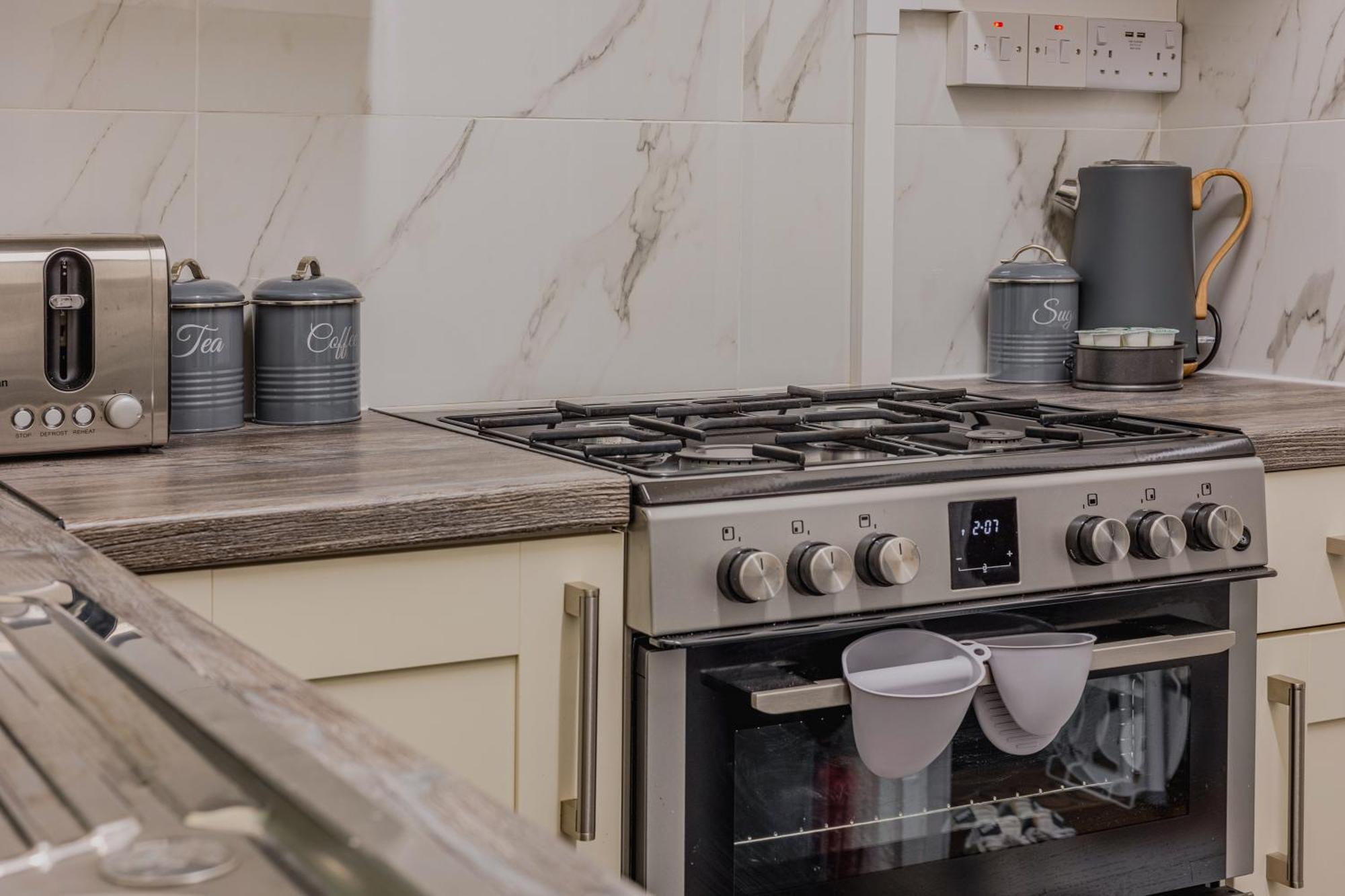Lovely 2br Battersea, 7min Clapham Junction St Leilighet London