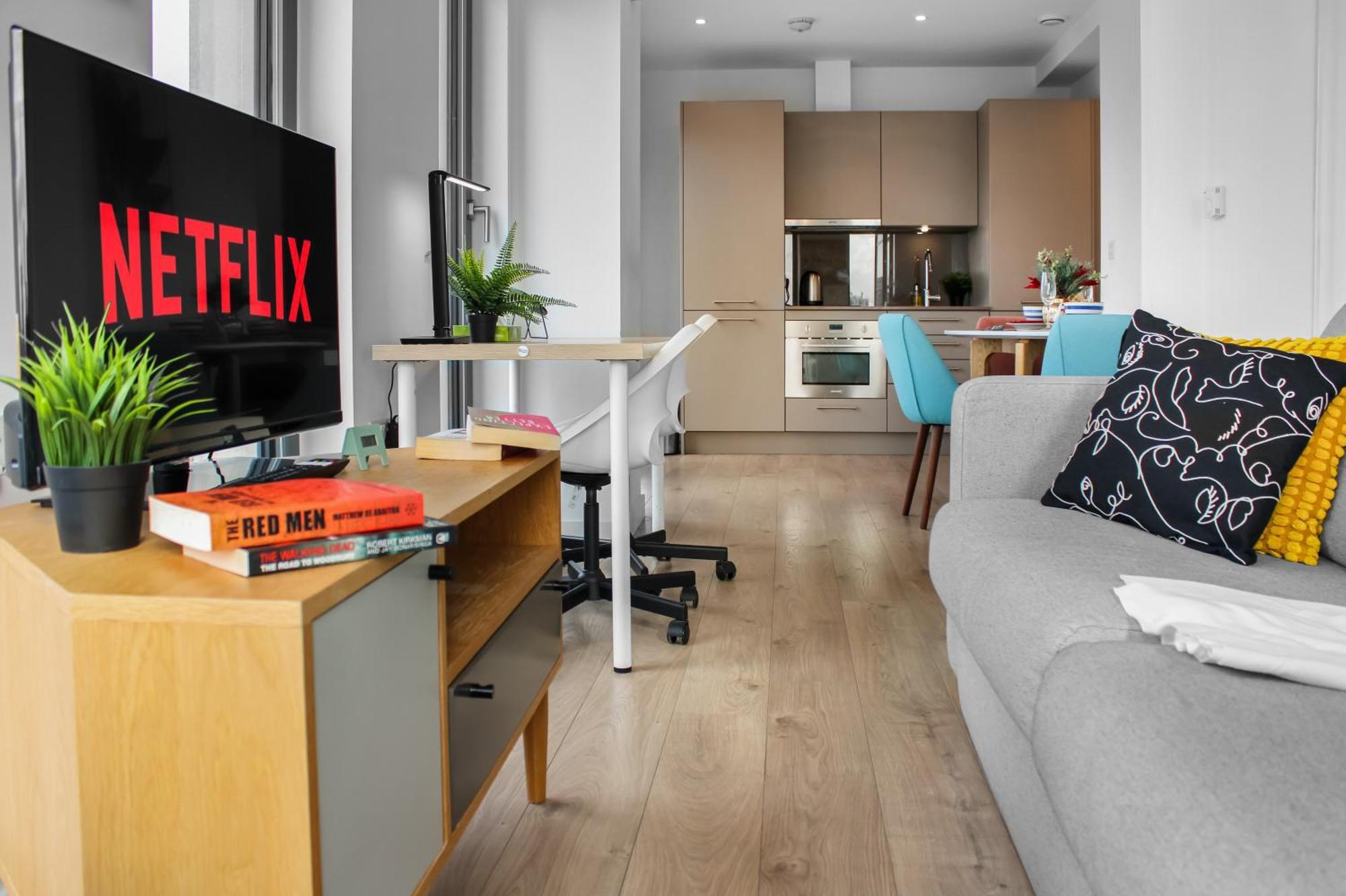 Station 1 Minute, Gym , Smart Tv , 1 Min To Westfield Centre Appartamento