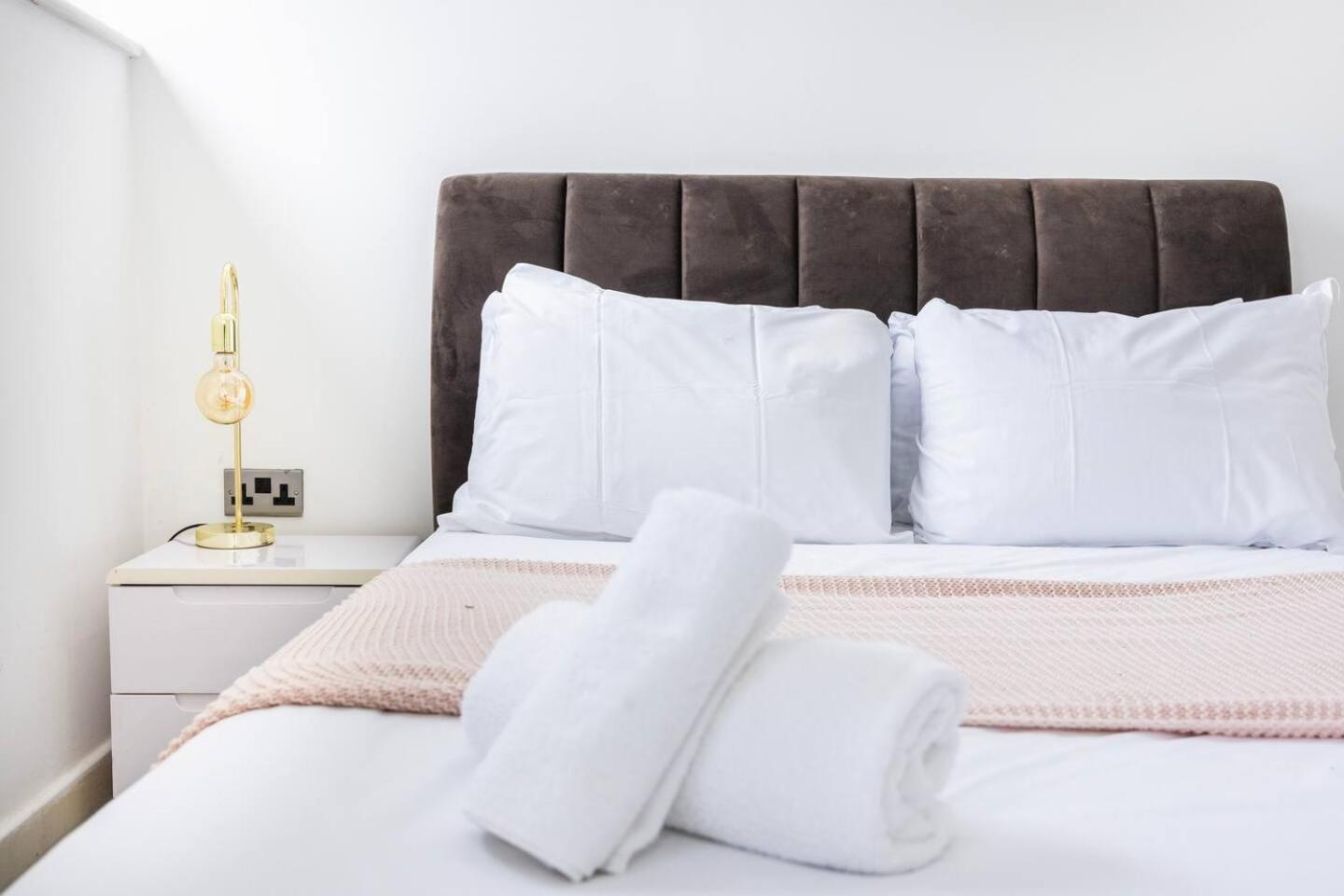 Chic Steps From Liverpool Street *