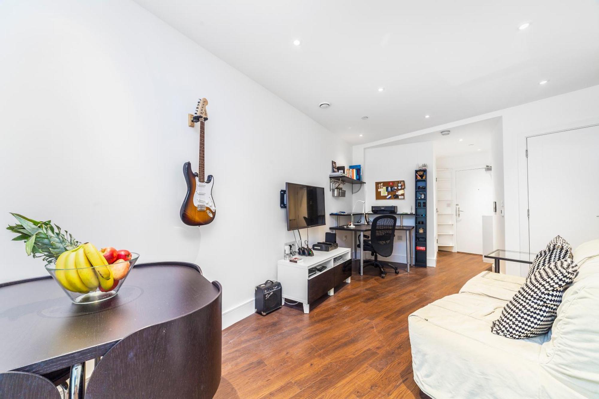 Chic Sun-filled 1 Bdr With Private Terrace Leilighet London