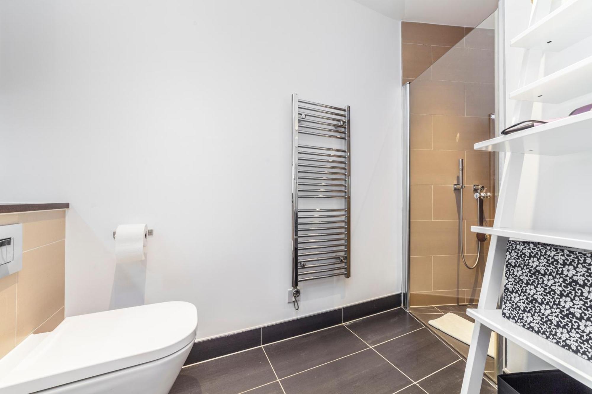 Leilighet Chic Sun-filled 1 Bdr With Private Terrace London