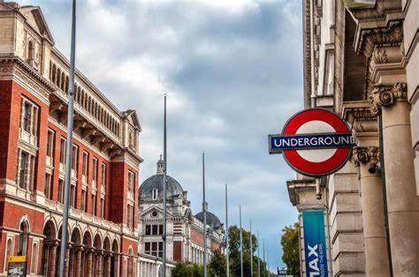 Charming Beau 2-bed Haven Near Harrods London