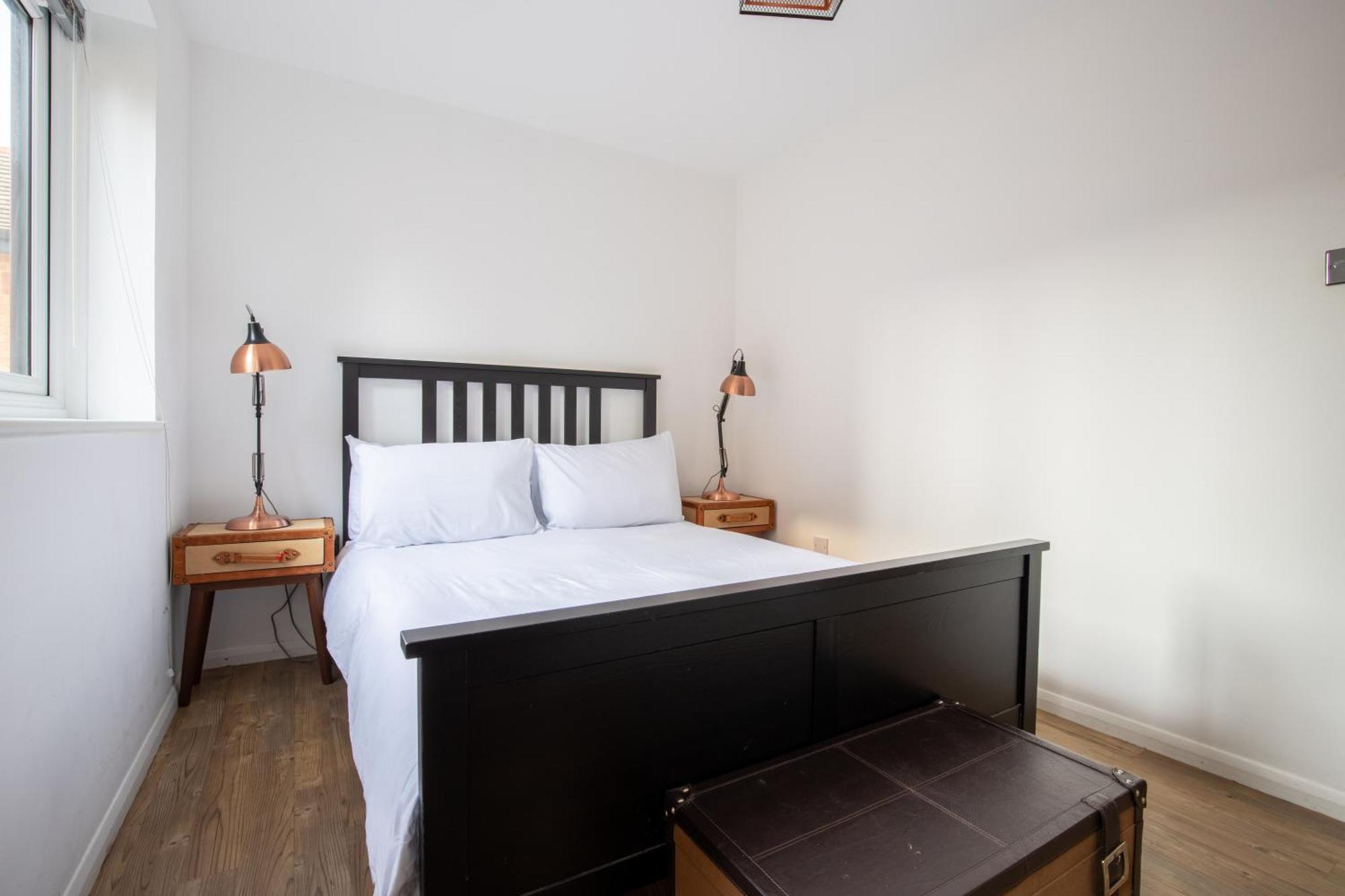 Londwell, Canary Wharf Riverfront Chic Leilighet
