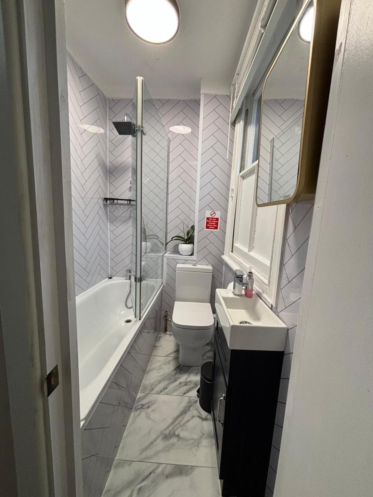 Classy Camden Apartment