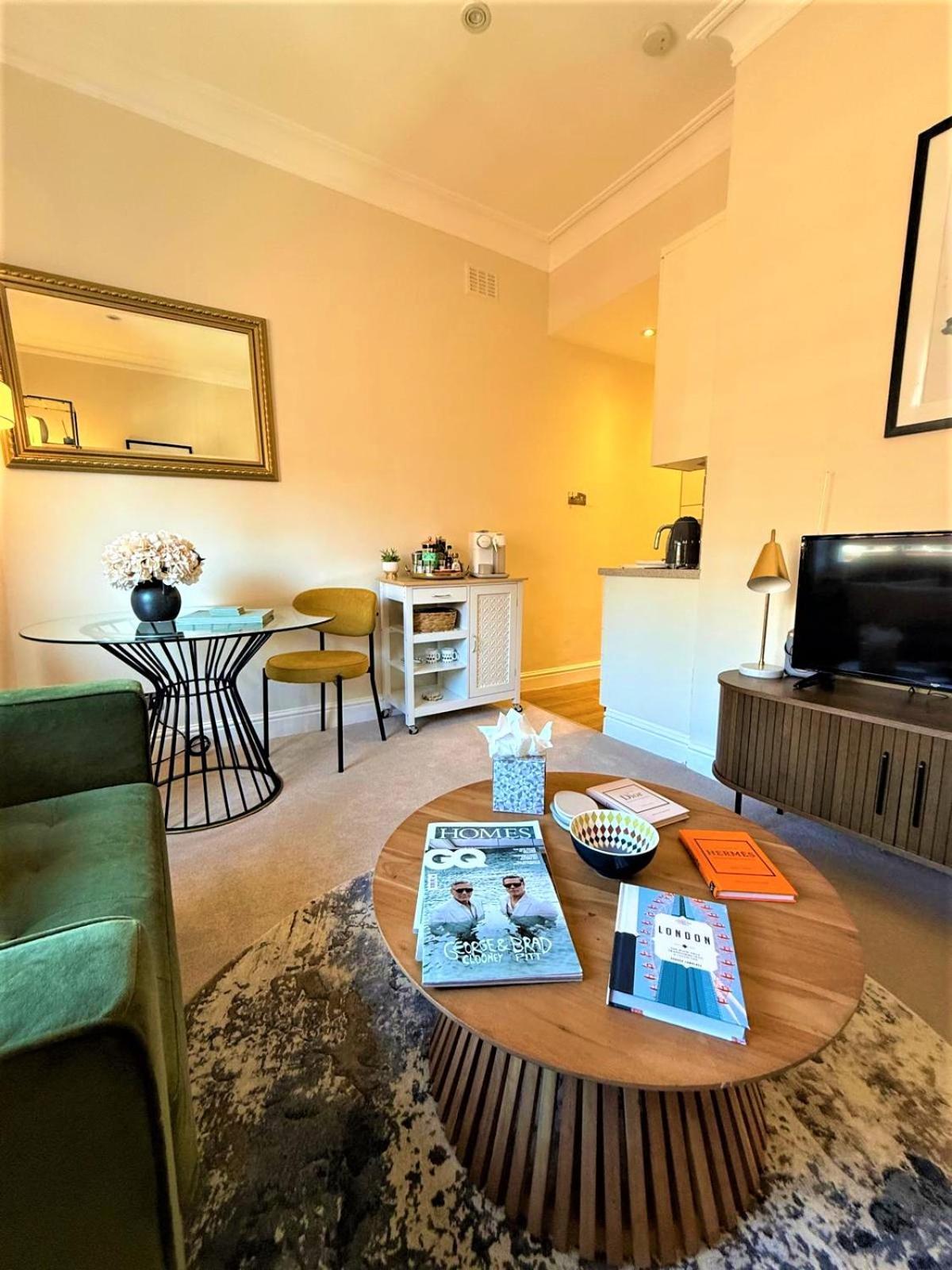 Knightsbridge Stylish 1 Bed Mins From Harrods Apartment London