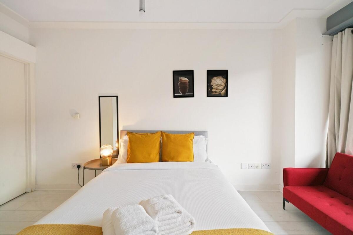 Modern 2-bed With Balcony In Stratford Lejlighed *