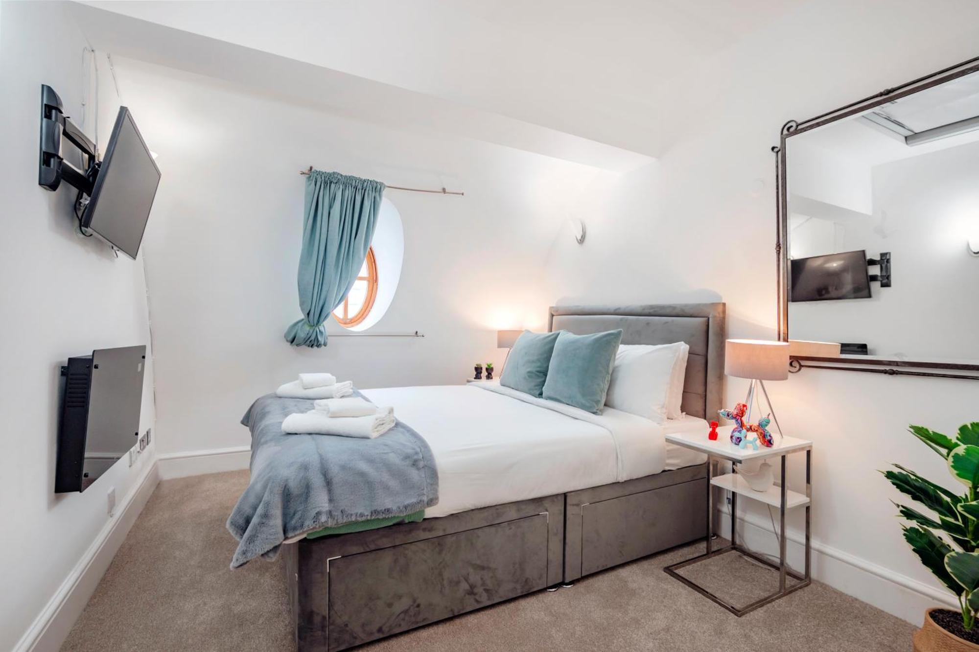 Welcome - Trafalgar Square Apartment