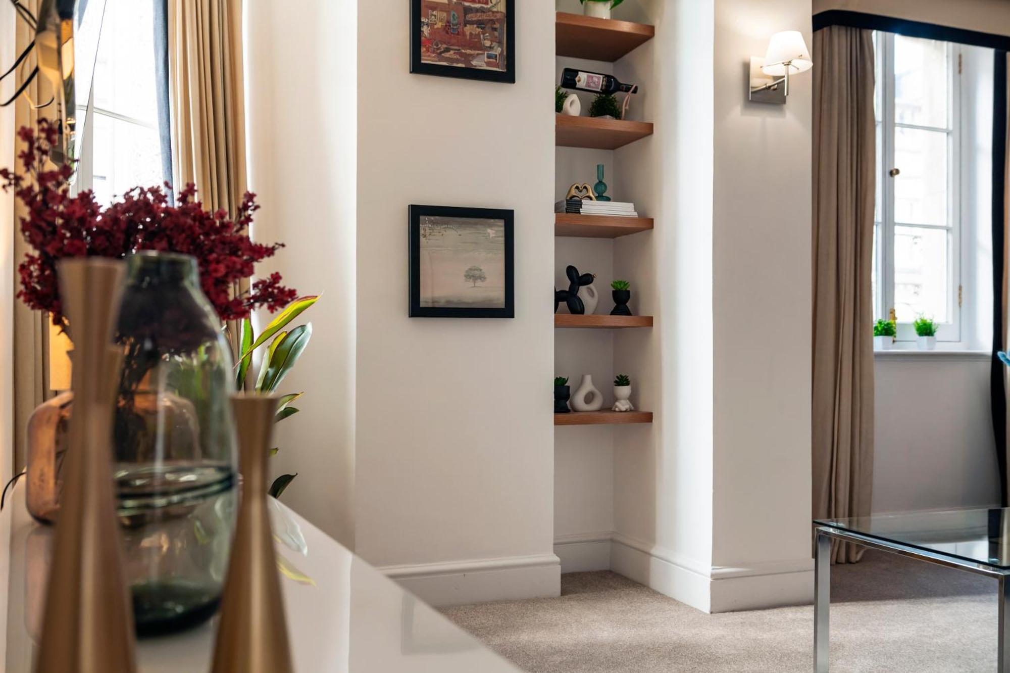 Welcome - Trafalgar Square Apartment